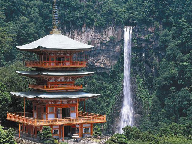 和歌山の那智の滝へ観光に行きました